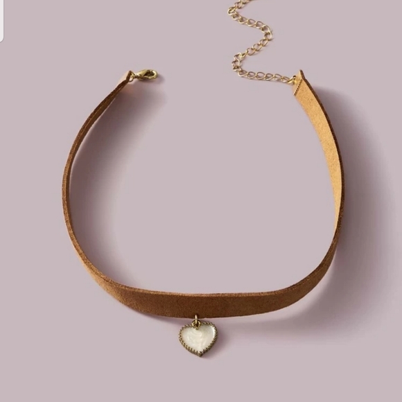 *Claire* Leather Charm Choker - Picture 2 of 4